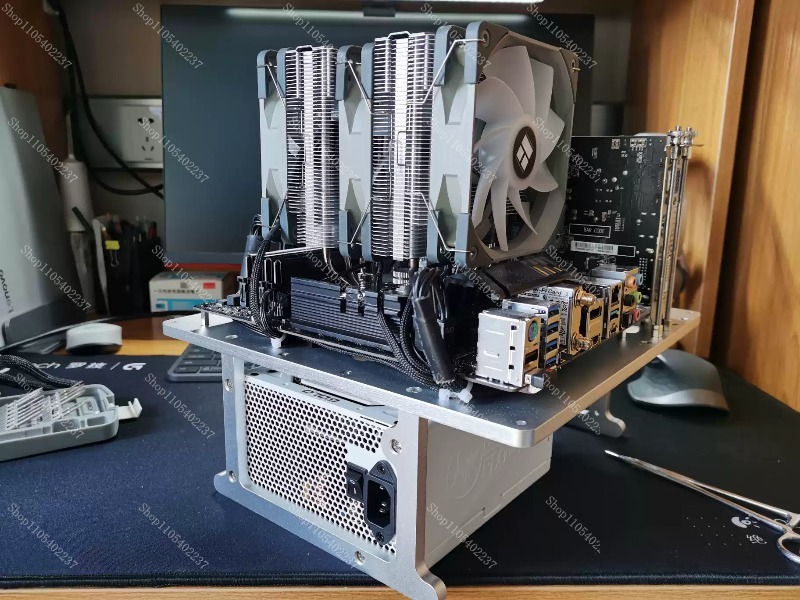 منصة اختبار الكمبيوتر المصنوعة - مراجعة Aluminum Open Frame Test Bench Water Cooling وسعره