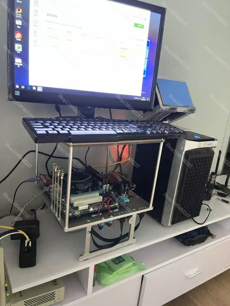منصة اختبار الكمبيوتر المصنوعة - مراجعة Aluminum Open Frame Test Bench Water Cooling وسعره